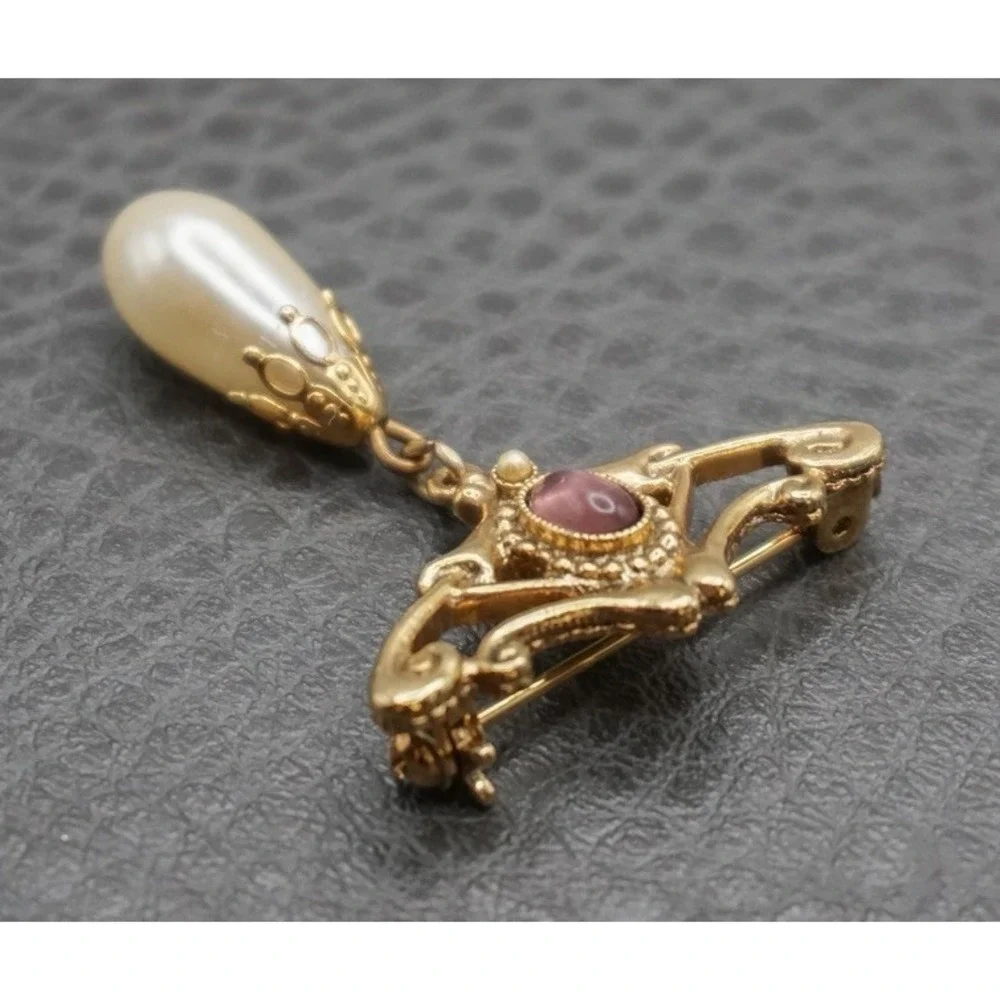 1928 Brand Vintage Pin Brooch Faux Pearl Dangle Purple Gripoix Style Cabochon